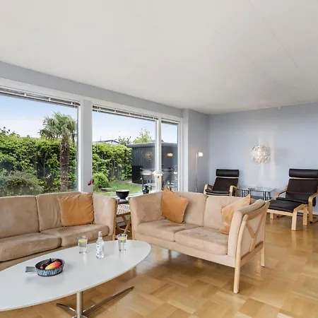 Stunning In With Kitchen