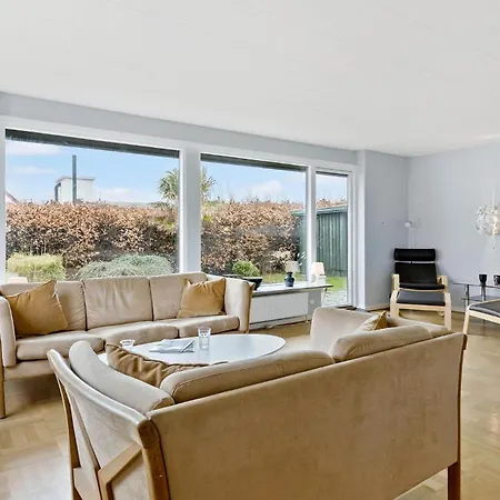 Stunning In With Kitchen